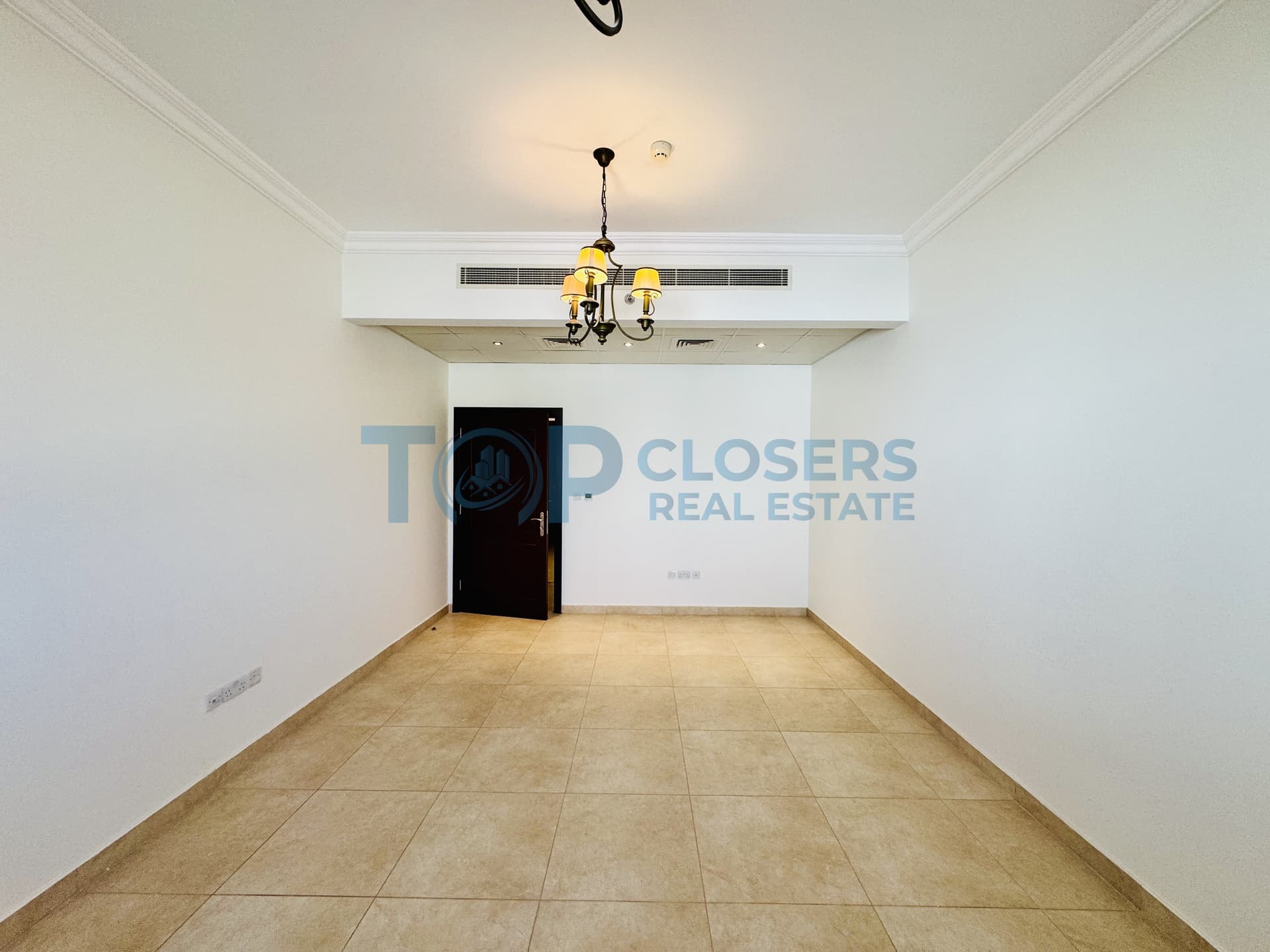 Bright and Spacious | Near Burjeel Hospital |3 bhk - Image 1