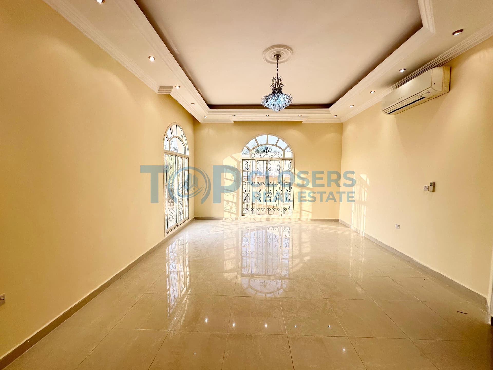 4 Master Br | Huge Yard | Prime location - Image 2