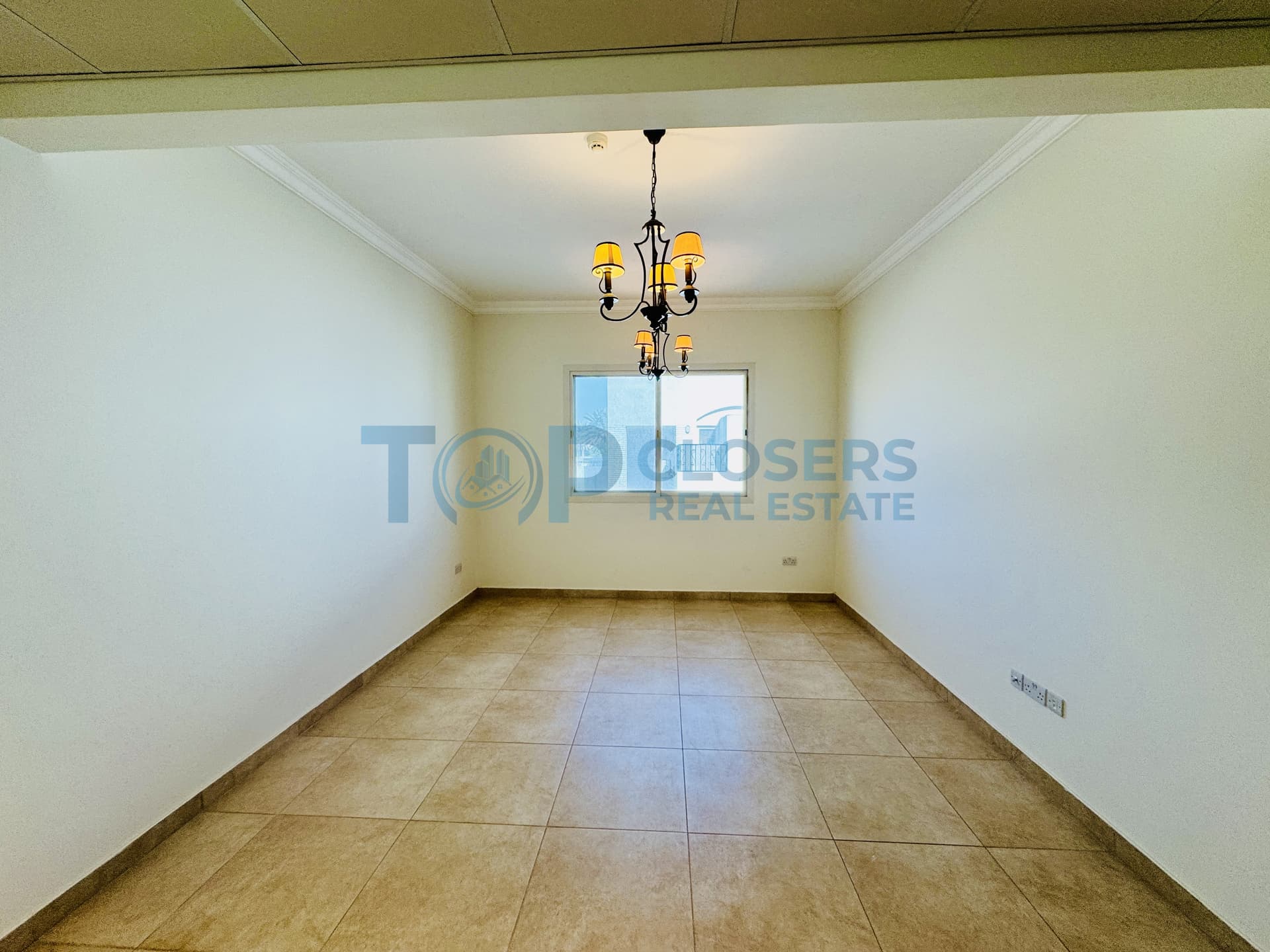 Bright and Spacious | Near Burjeel Hospital |3 bhk - Image 2